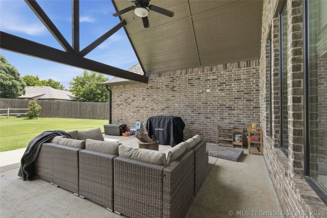 8627 E 104th Street N, Owasso, OK 74055