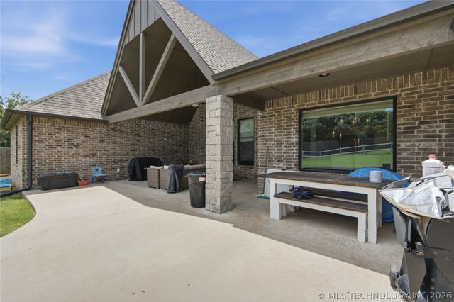 8627 E 104th Street N, Owasso, OK 74055