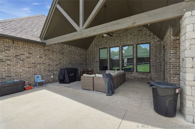 8627 E 104th Street N, Owasso, OK 74055
