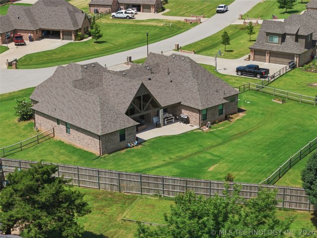 8627 E 104th Street N, Owasso, OK 74055