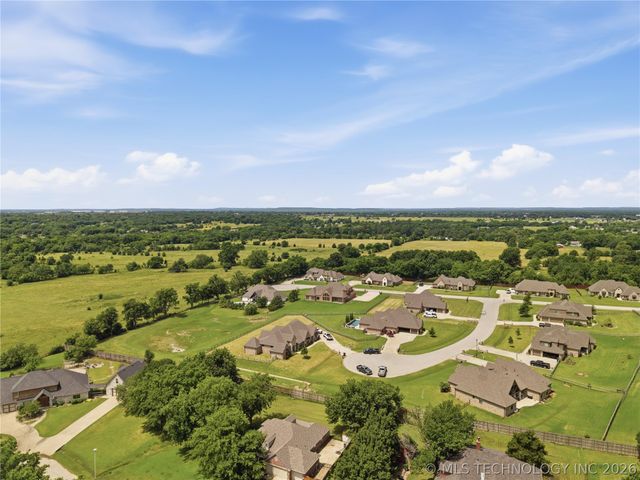 8627 E 104th Street N, Owasso, OK 74055