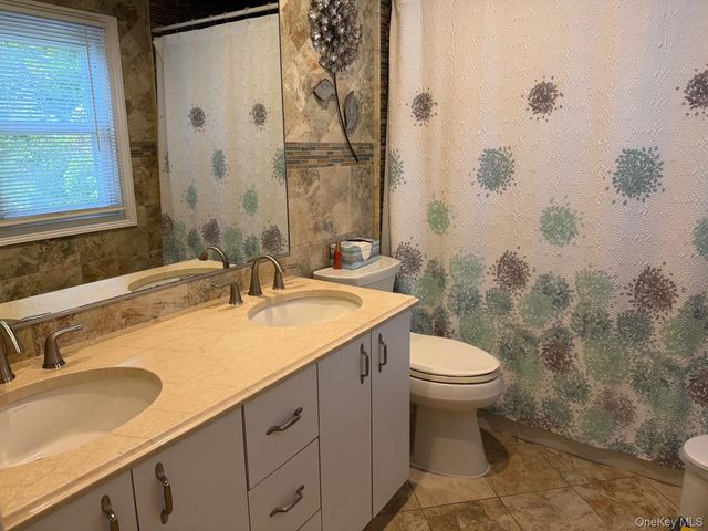 304 Dare Road, Selden, NY 11784