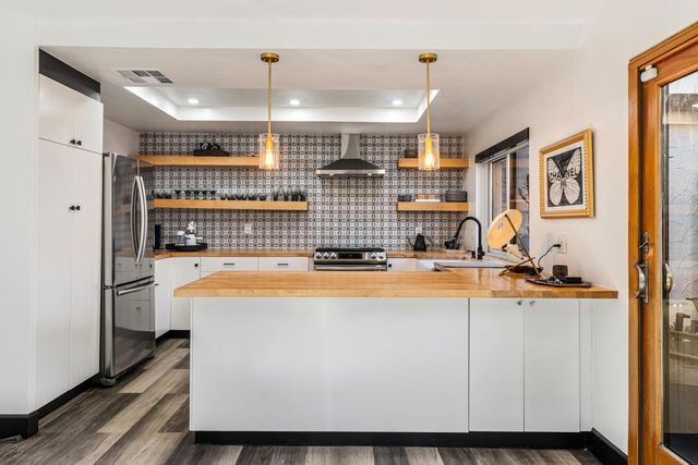 2262 S Linden Way B, Palm Springs, CA 92264