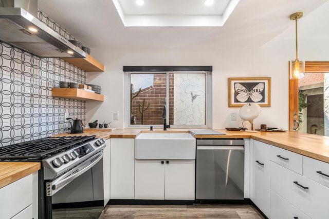 2262 S Linden Way B, Palm Springs, CA 92264