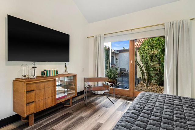 2262 S Linden Way B, Palm Springs, CA 92264