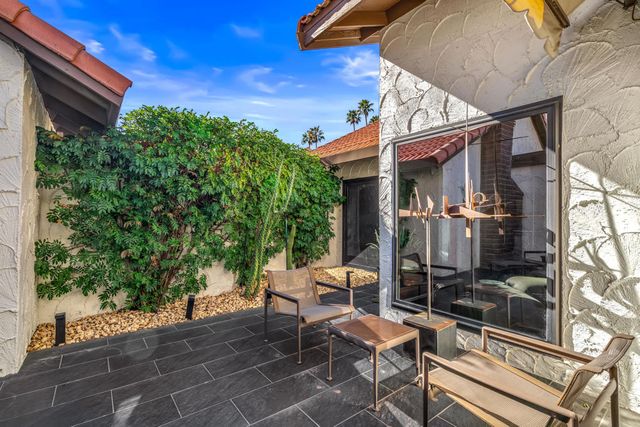 2262 S Linden Way B, Palm Springs, CA 92264