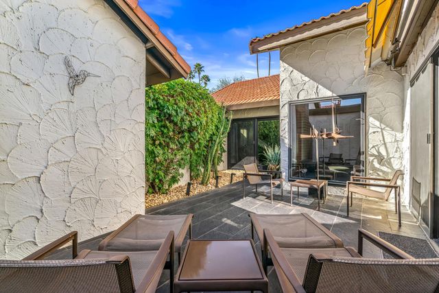 2262 S Linden Way B, Palm Springs, CA 92264