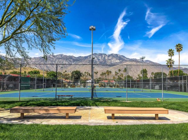 2262 S Linden Way B, Palm Springs, CA 92264
