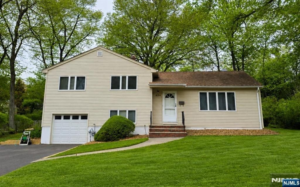 424 Jefferson Street, Ridgewood, NJ 07450