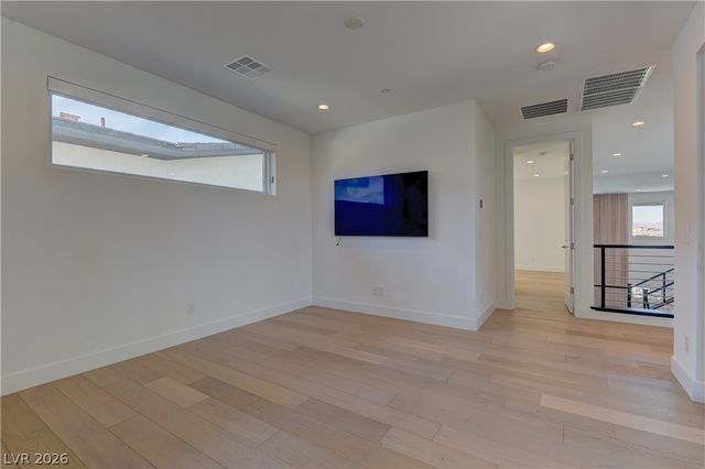 10740 Steel Ridge Court, Las Vegas, NV 89135