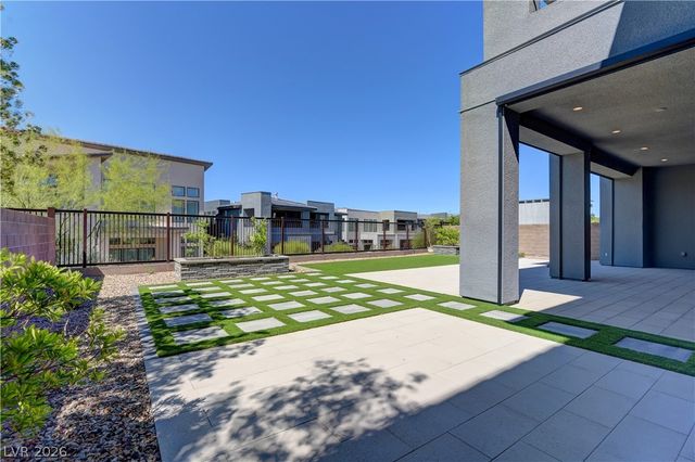 10740 Steel Ridge Court, Las Vegas, NV 89135