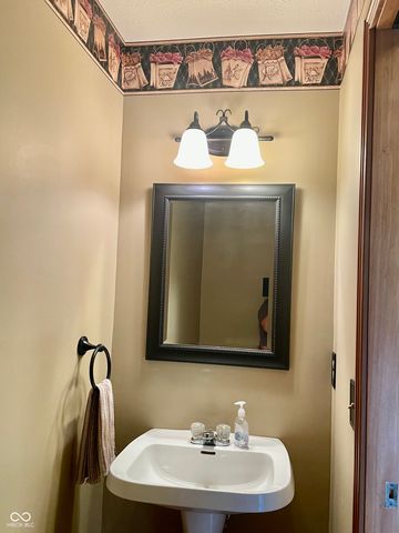 4096 E County Road 601 S, Clayton, IN 46118