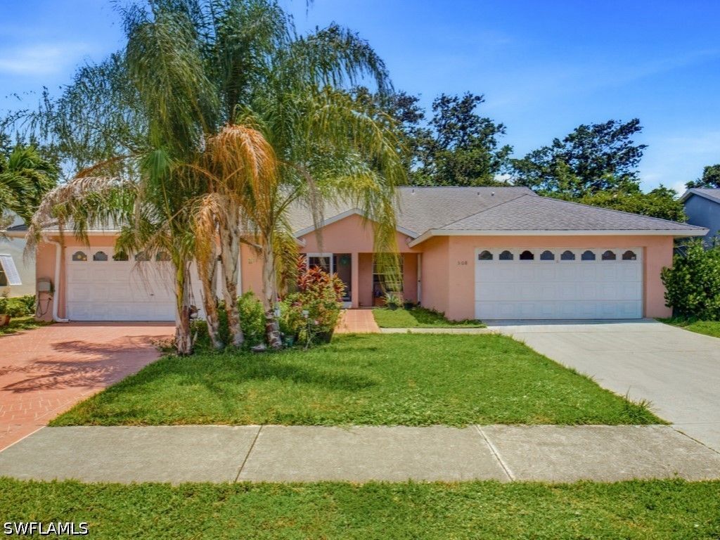 510 Saint Andrews BLVD 16, Naples, FL 34113