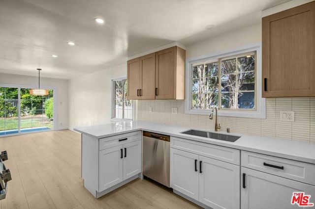22157 Archwood Street, Woodland Hills, CA 91303