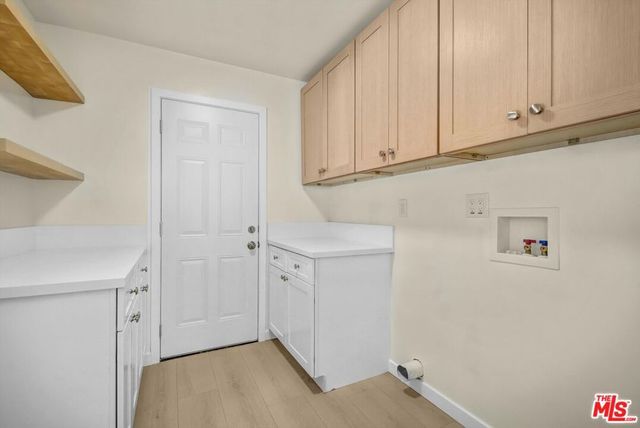 22157 Archwood Street, Woodland Hills, CA 91303