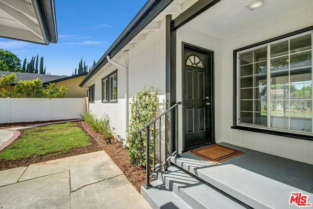 22157 Archwood Street, Woodland Hills, CA 91303