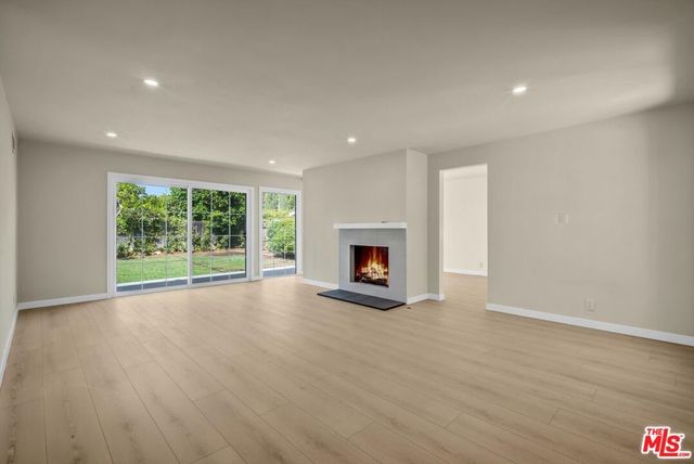 22157 Archwood Street, Woodland Hills, CA 91303