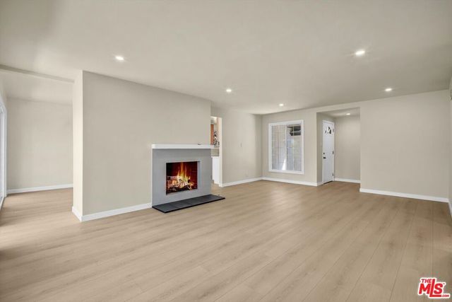 22157 Archwood Street, Woodland Hills, CA 91303
