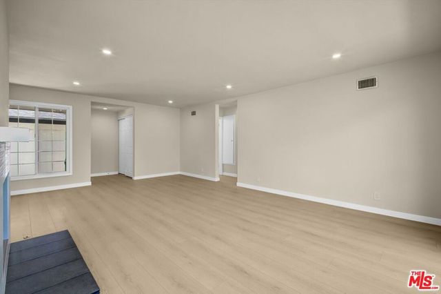 22157 Archwood Street, Woodland Hills, CA 91303