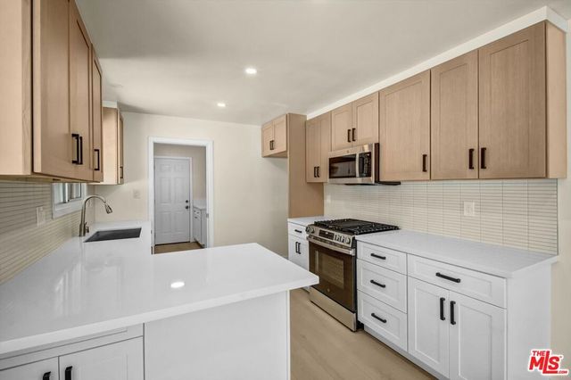 22157 Archwood Street, Woodland Hills, CA 91303