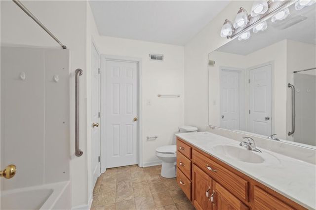 16521 E 53rd Terrace Court S, Independence, MO 64055