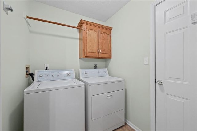 16521 E 53rd Terrace Court S, Independence, MO 64055