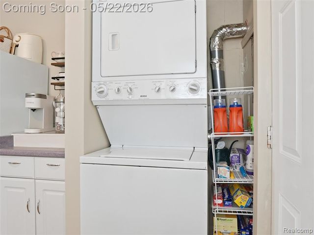 504 E Hudson Avenue, Madison Heights, MI 48071
