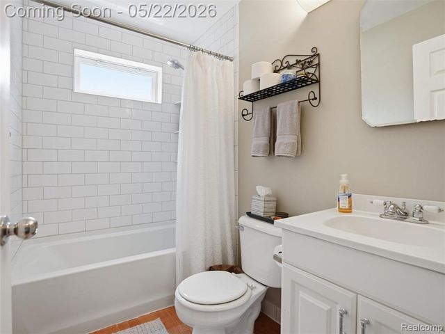 504 E Hudson Avenue, Madison Heights, MI 48071