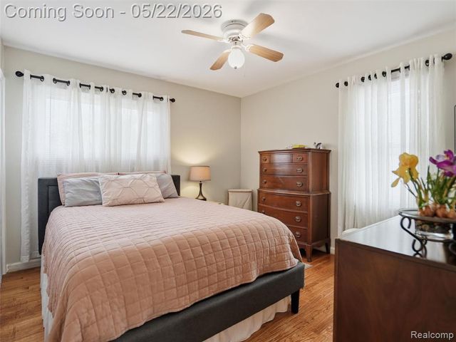 504 E Hudson Avenue, Madison Heights, MI 48071