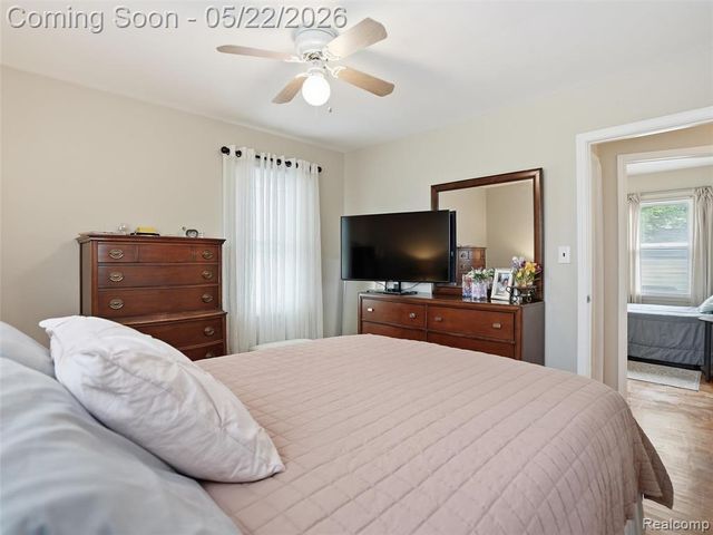 504 E Hudson Avenue, Madison Heights, MI 48071