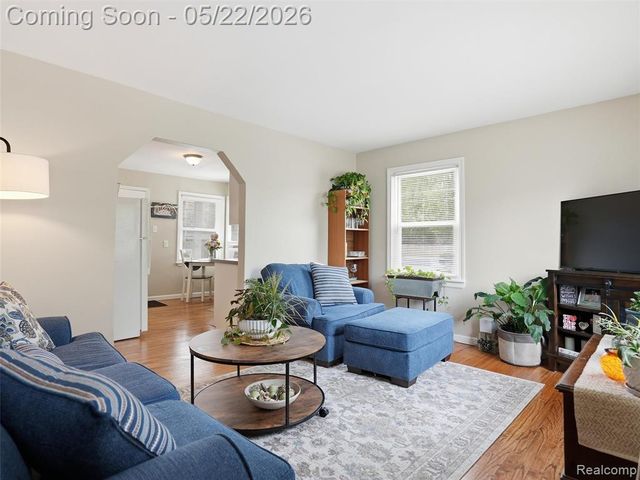 504 E Hudson Avenue, Madison Heights, MI 48071