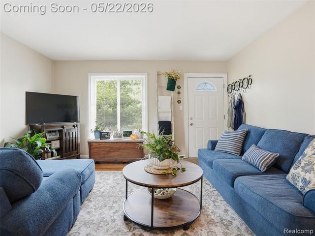 504 E Hudson Avenue, Madison Heights, MI 48071