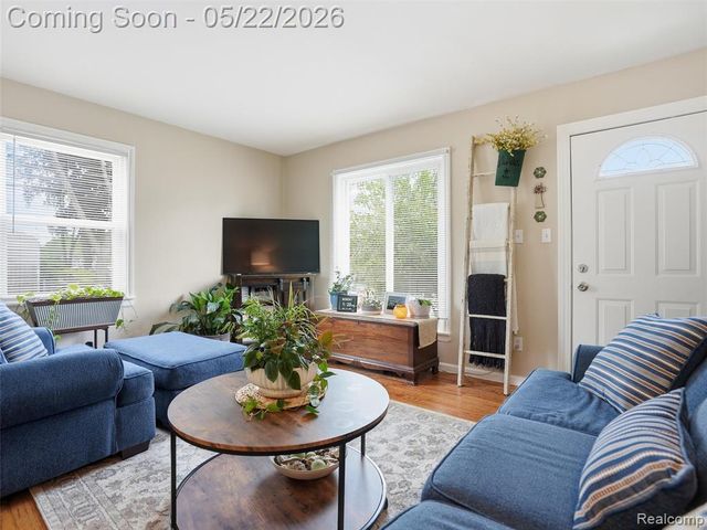 504 E Hudson Avenue, Madison Heights, MI 48071