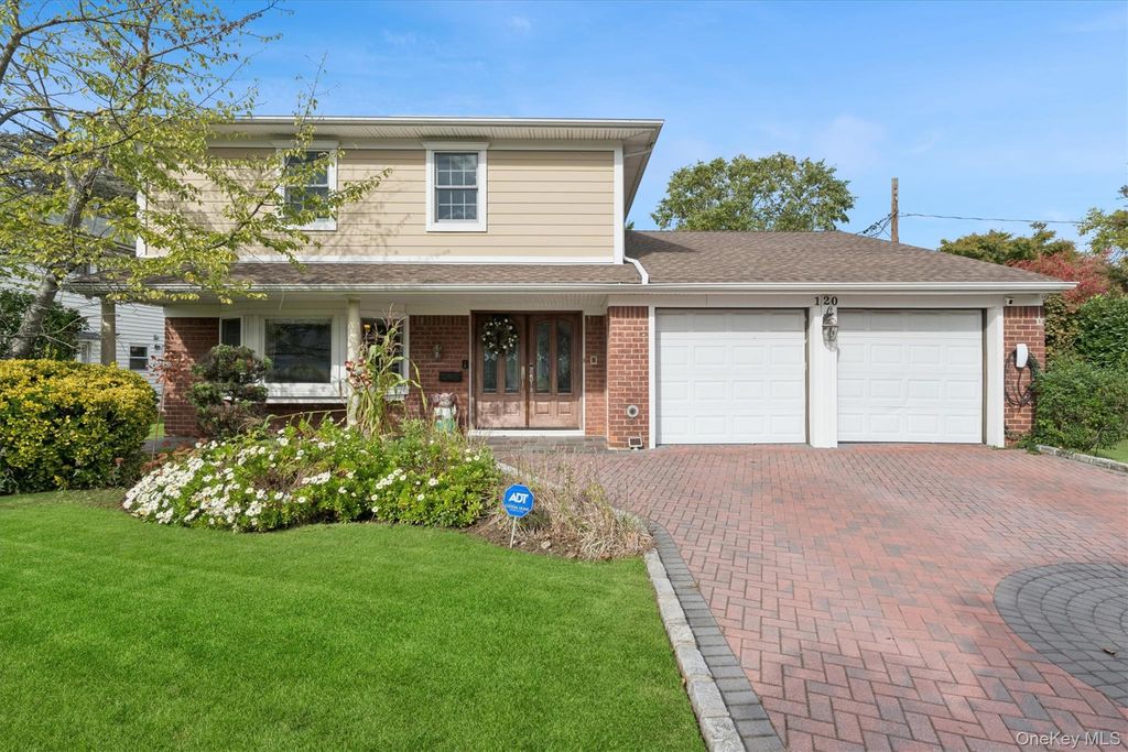 120 South Drive, Manhasset Hills, NY 11040