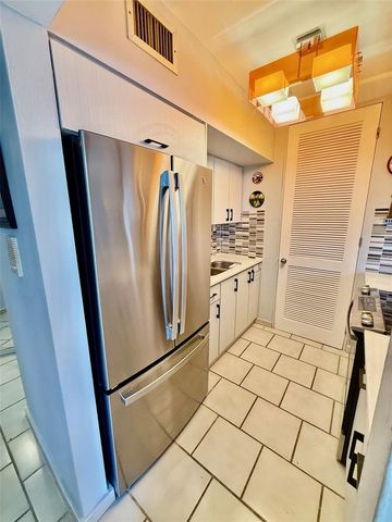 3205 ISLA VERDE AVENUE 307, Carolina, PR 00979