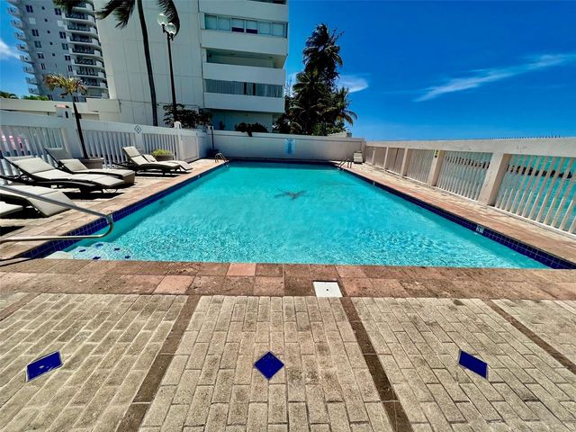 3205 ISLA VERDE AVENUE 307, Carolina, PR 00979