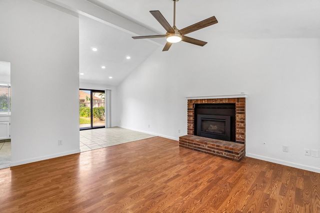 6459 N Hanover Avenue, Fresno, CA 93722