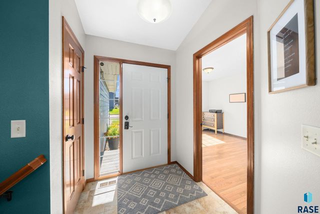 1413 N Holbrook Ave Avenue, Sioux Falls, SD 57107