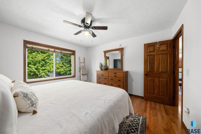 1413 N Holbrook Ave Avenue, Sioux Falls, SD 57107