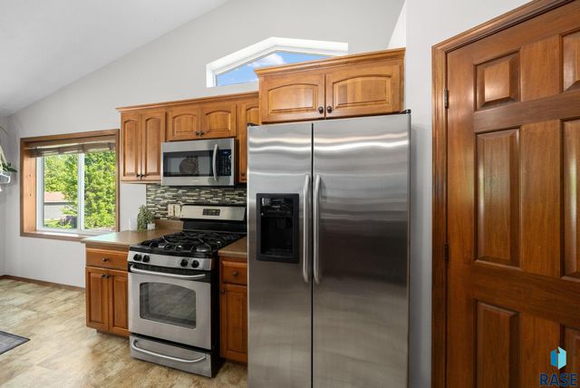 1413 N Holbrook Ave Avenue, Sioux Falls, SD 57107