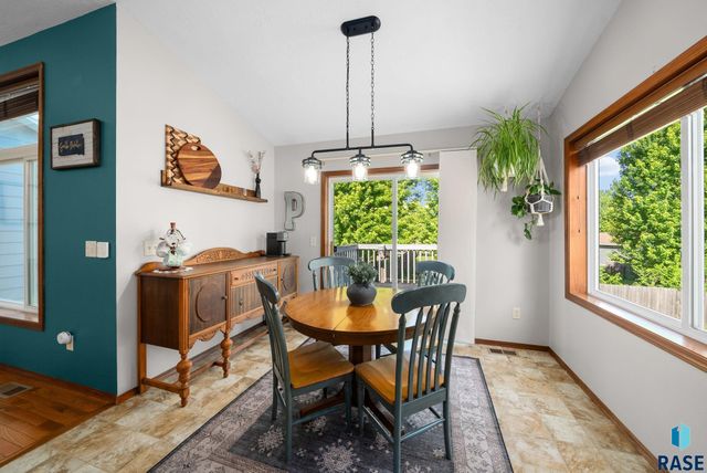 1413 N Holbrook Ave Avenue, Sioux Falls, SD 57107