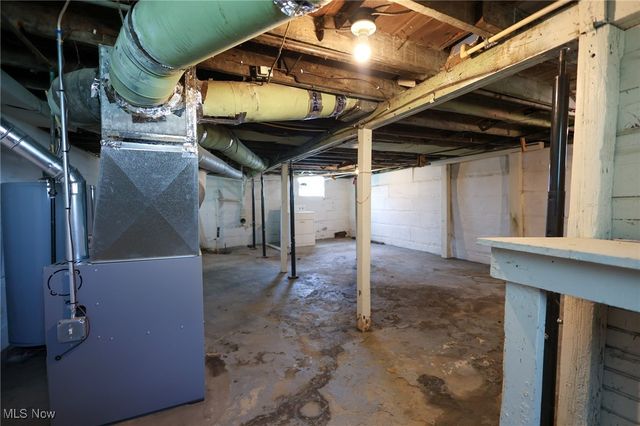 6180 Hillford Avenue NE, Canton, OH 44721