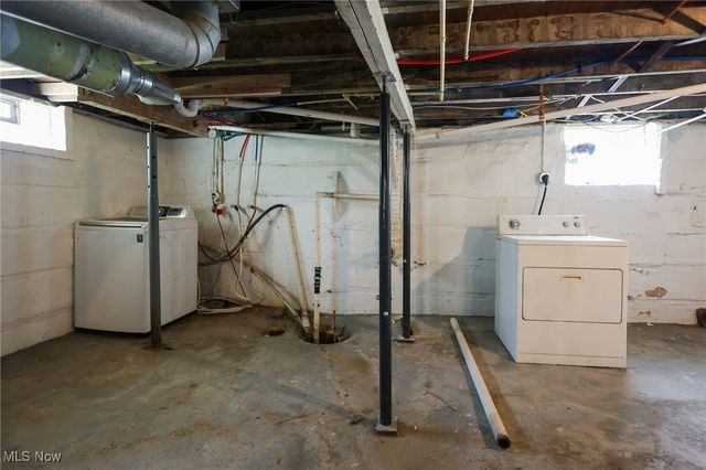 6180 Hillford Avenue NE, Canton, OH 44721