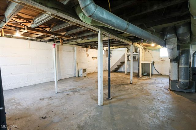 6180 Hillford Avenue NE, Canton, OH 44721