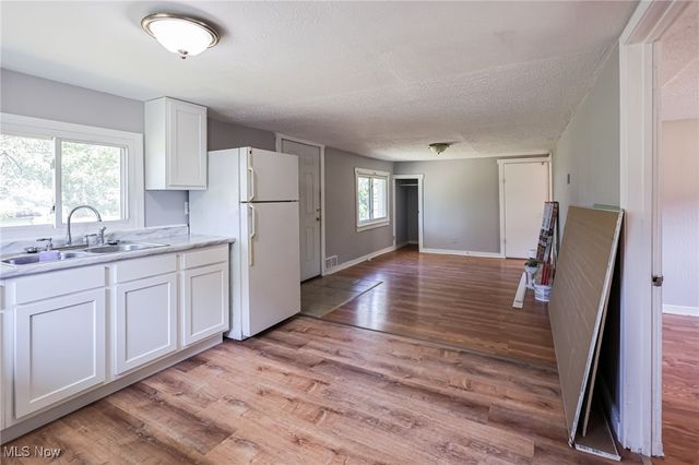 6180 Hillford Avenue NE, Canton, OH 44721