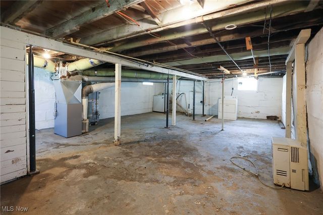 6180 Hillford Avenue NE, Canton, OH 44721