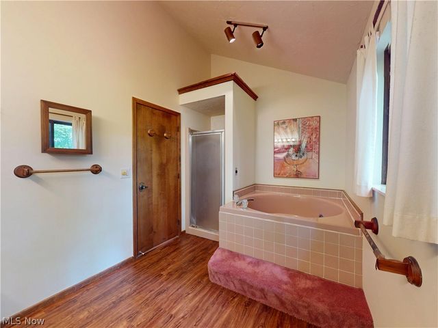 8495 Painesville Warren Road, Concord Twp, OH 44077
