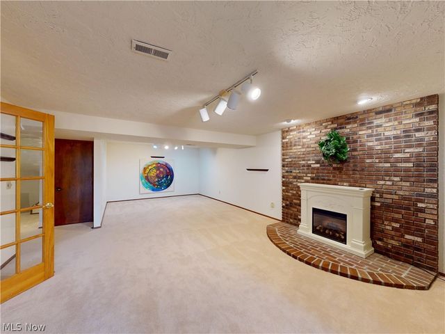 8495 Painesville Warren Road, Concord Twp, OH 44077