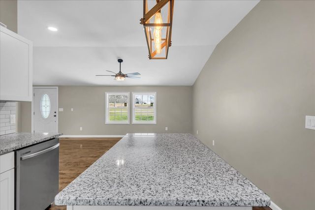 1391 S 20th Ave, Gruetli Laager, TN 37339