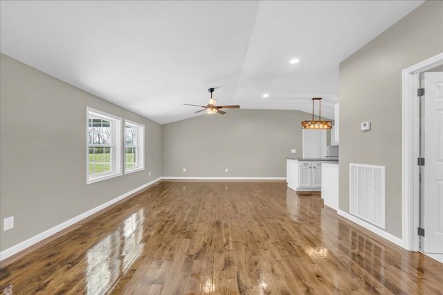 1391 S 20th Ave, Gruetli Laager, TN 37339